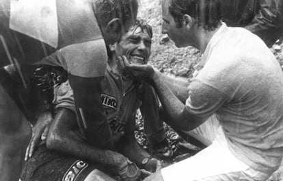 Luis Ocaña, tras su caída en el col de Menté en 1971.