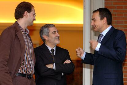 De izquierda a derecha, Joan Herrera, Gaspar Llamazares y José Luis Rodríguez Zapatero, en La Moncloa.