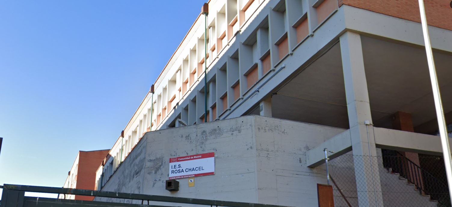 Rebelión en un instituto de Madrid contra el cierre de los baños: solo se abren la media hora de recreo