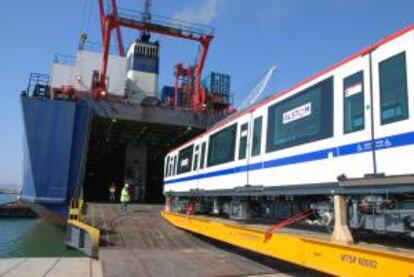 Fotografía facilitada por el Puerto de Tarragona de los seis primeros vagones que ha construido Alstom. EFE/Archivo