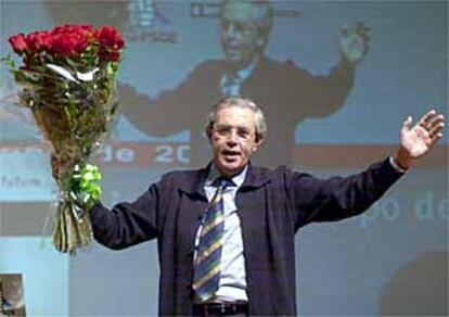 El secretario general del PSdG-PSOE, Emilio Pérez Touriño, tras la presentación ayer de su programa electoral.