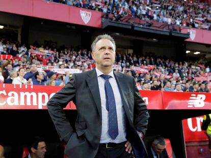 Caparrós, durante el partido del Sevilla ante la Real Sociedad.