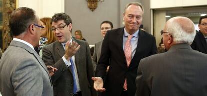 El jefe de la Oficina Econ&oacute;mica de Moncloa, &Aacute;lvaro Nadal, junto al presidente de la Generalitat, Alberto Fabra.