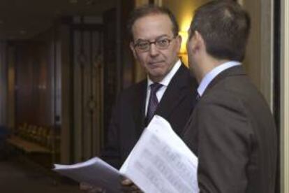 El director general del Fondo de Reestructuración Ordenada Bancaria (FROB), Antonio Carrascosa, momentos antes de la rueda de prensa ofrecida hoy en Valladolid.