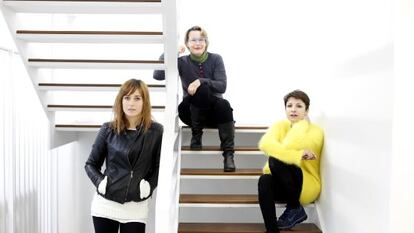 De izquierda a derecha, Marta Etura, Natalia Menéndez y Nawja Nimri.