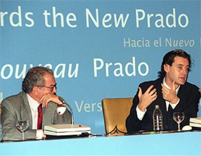 En la imagen, el presidente del Patronato del Prado, Eduardo Serra (i), y el director del Museo, Miguel Zugaza (d).