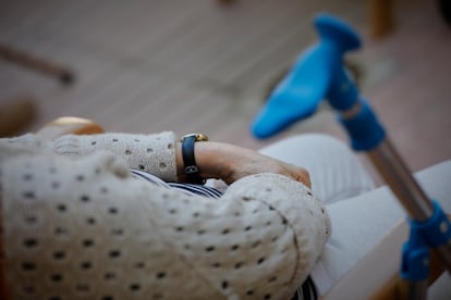 Una mujer en una residencia de ancianos en Madrid.