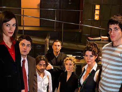 De izquierda a derecha, Fanny Gautier, Roger Coma, Enrique Arce, Pep Munné, Sonia Almarcha, Juana Acosta y Quim Gutiérrez.