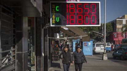 Una sucursal de cambio de moneda en Tijuana (Baja California).