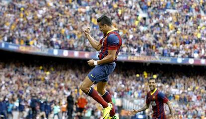 Alexis festeja su est&eacute;ril gol al Atl&eacute;tico.