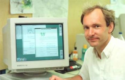 Tim Berners-Lee, en el CERN, donde creó la World Wide Web.