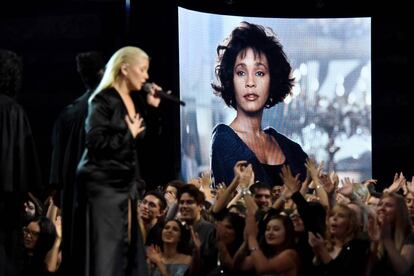 Christina Aguilera, durante su actuación en los American Music Awards en el teatro Microsoft de Los Ángeles.