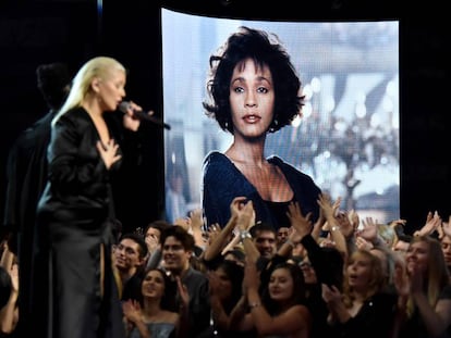 Christina Aguilera, durante su actuación en los American Music Awards en el teatro Microsoft de Los Ángeles.