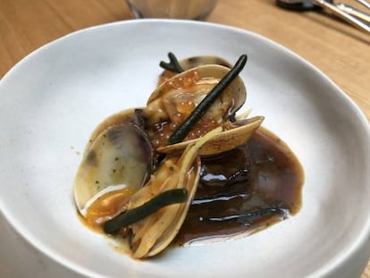 Ternera, almejas de Carril y limón asado