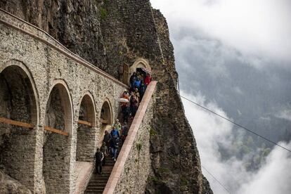 Vista del monasterio de Sümela, un fascinante enclave entre montañas.