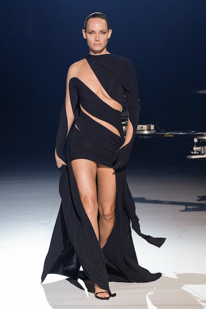 smag-mugler-hc-s23-034