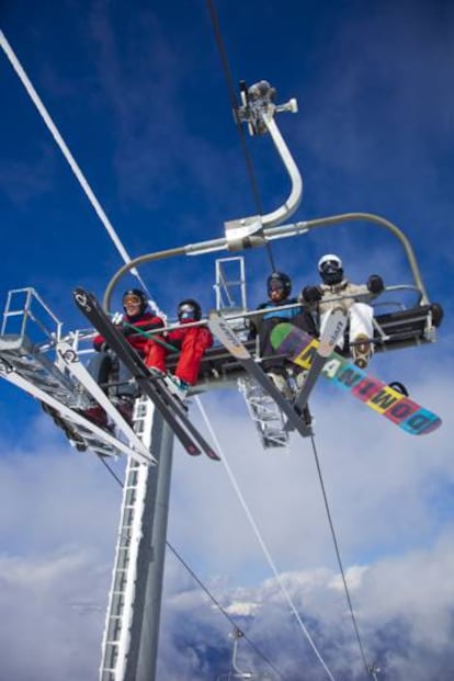 Telesillas de Port Ainé, en el Pirineo leridano.