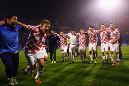 Los jugadores de Croacia celebran el pase al mundial de brasil 2014