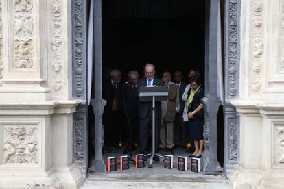 Lectura de 'Rayuela', de Julio Cortázar, en el Ayuntamiento de Sevilla, dentro de los actos del congreso de la Asale.