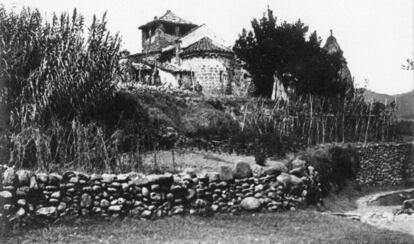 Iglesia con un huerto de Sant Martí de Solamal entre 1890 y 1923, de Cèsar August Torras i Ferreri.