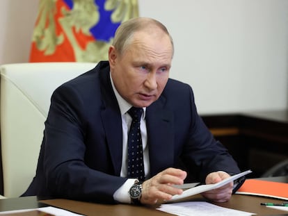 El presidente de Rusia, Vladímir Putin, durante una reunión del Consejo de Seguridad, este viernes en Moscú.