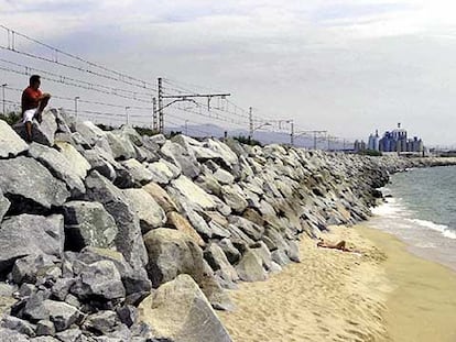 Aspecto que ofrecía ayer la playa de Cabrera de Mar (Maresme).