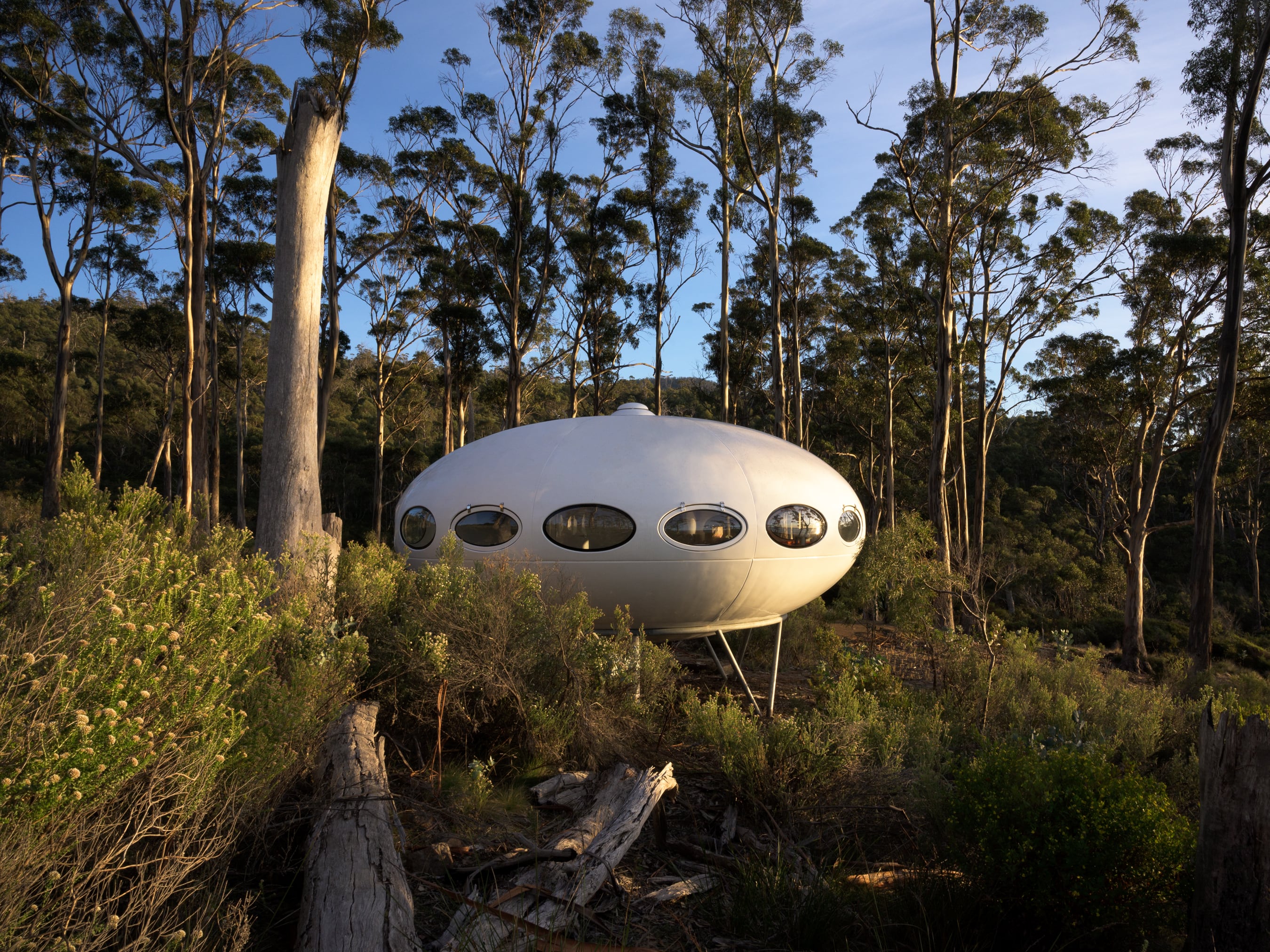 Exterior de Futuro House, del arquitecto Matti Suuronen, en Marion Bay, Tasmania. Propiedad de David Walsh y Kirsha Kaechele. Foto del Archivo Future House.