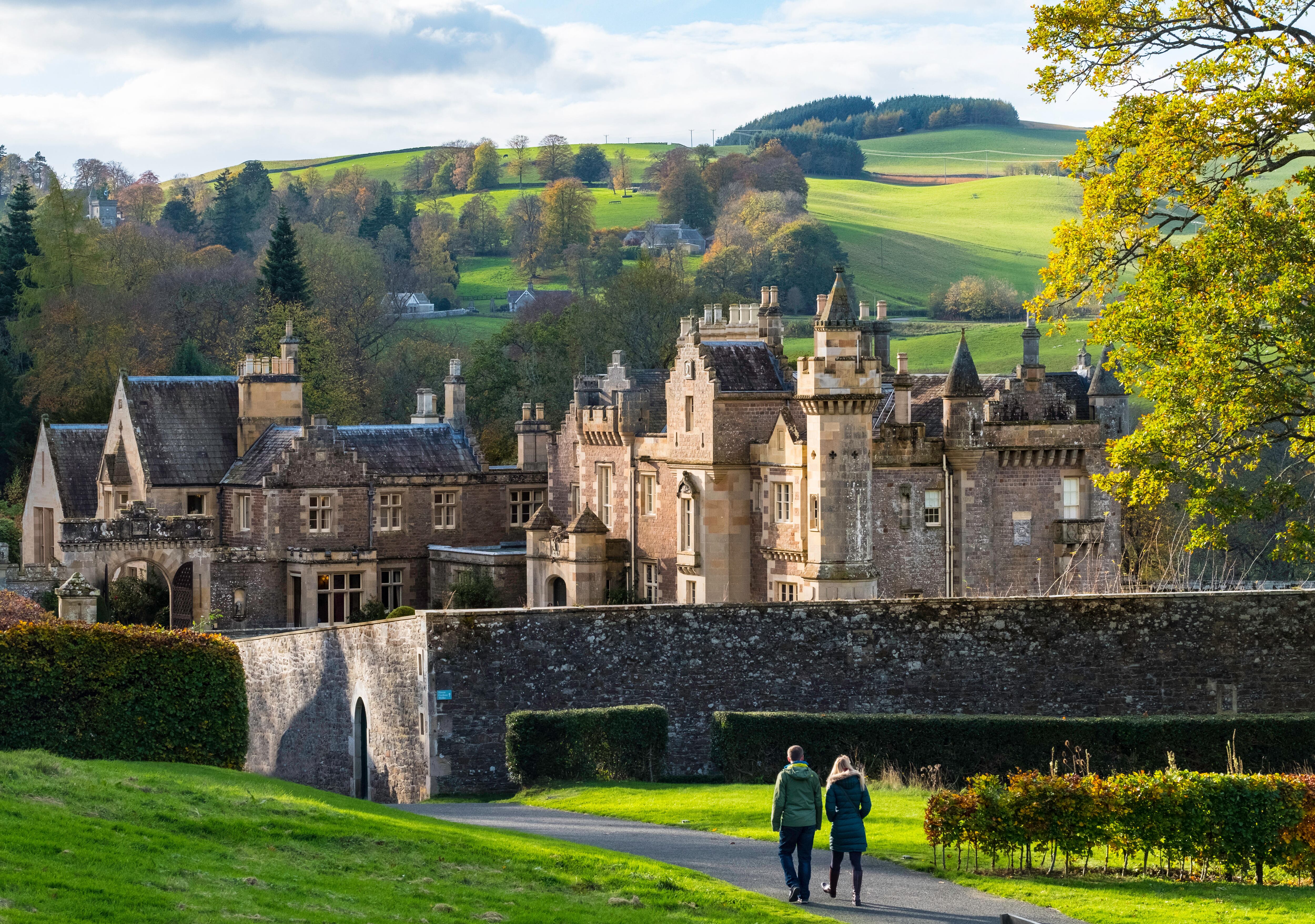 Abbotsford, a las afueras de la localidad escocesa de Melrose, es la finca en la que vivió Walter Scott.