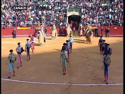 El Fandi sale en hombros en la Feria de Fallas