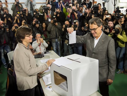 El entonces president de la Generalitat, Artur Mas, durante la consulta del 9-N de 2014.