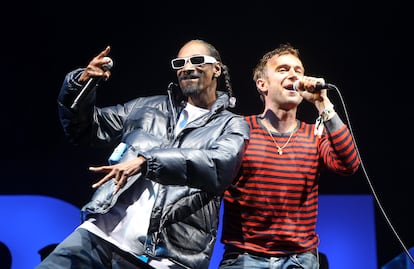 Snoop Dogg y Damon Albarn durante un concierto en Glastonbury en 2010.
