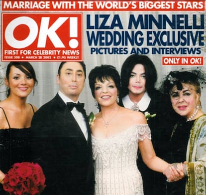 La impactante imagen de la boda vendida en exclusiva al semanario 'OK! Magazine': en ella posan Martine McCutcheon, David Gest, Liza Minnelli, Michael Jackson y Elizabeth Taylor. Solo dos de ellos viven hoy.