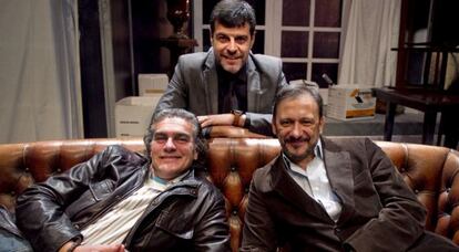 Actores y director de la obra de &#039;Hay que deshacer la casa&#039; con Andoni Ferre&ntilde;o, Jorge de Juan y Lu&iacute;s Fernando Alv&eacute;s.