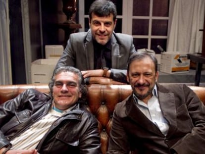 Actores y director de la obra de &#039;Hay que deshacer la casa&#039; con Andoni Ferre&ntilde;o, Jorge de Juan y Lu&iacute;s Fernando Alv&eacute;s.