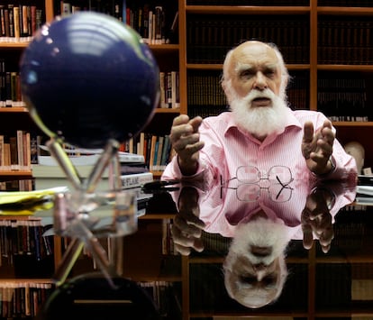 James Randi, durante una entrevista en 2007.