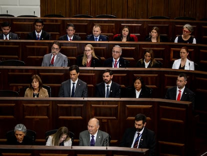 La bancada del partido Republicano durante la Ceremonia de Instalación del Consejo Constitucional en la sede del Congreso De Santiago, Chile. 
