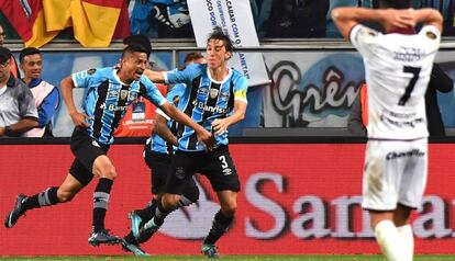 Cícero marcou o gol da vitória na Arena do Grêmio.