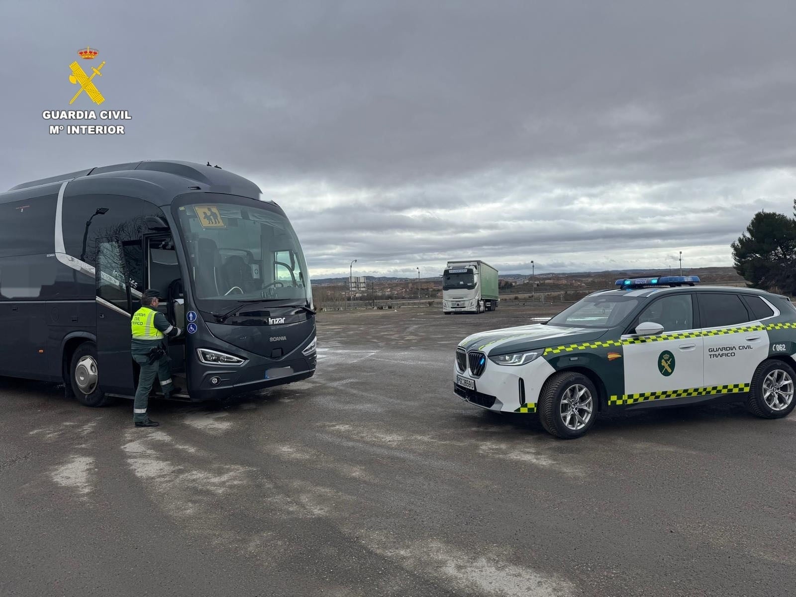 Investigado el conductor de un autobús escolar por cuadruplicar la tasa de alcoholemia mientras llevaba a 49 niños a bordo