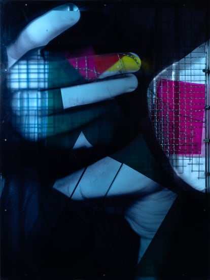 Fotografía de la obra ‘Hands #37’ tomada por Louis Rémi.