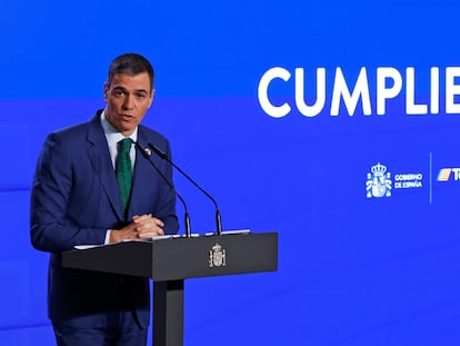 El presidente del Gobierno, Pedro Sánchez, este lunes durante su comparecencia en La Moncloa.