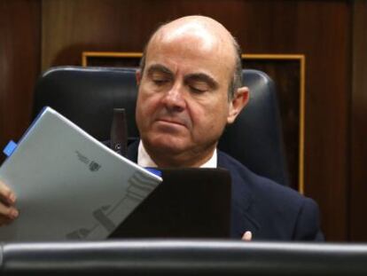 Economy Minister Luis de Guindos.