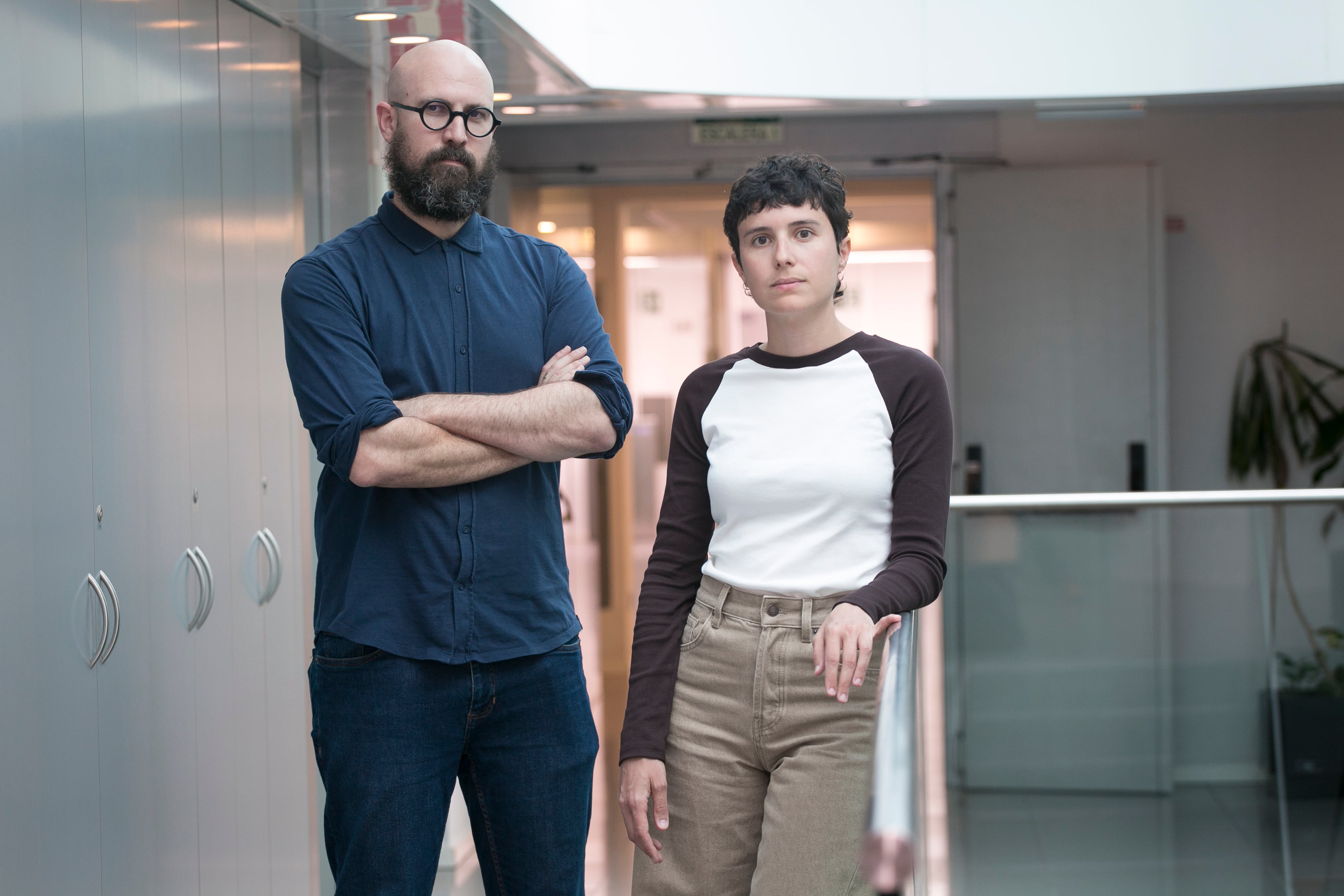 Manu Tomillo y Sara Selva, periodistas, creadores del podcast 'No sé cómo era antes', en la cadena SER.