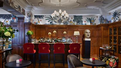 Vista del restaurante Charlie's en el interior del hotel Brown's, en Londres (Inglaterra).