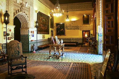 El salón que da acceso a la capilla renacentista en la que Cayetana de Alba celebró su boda con Alfonso Díez.