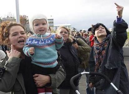 Manifestación en Reikiavik contra la política económica de Islandia y para pedir la dimisión del gobernador del banco central.