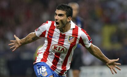 Reyes celebra su primer gol como jugador del Atlético de Madrid en un encuentro disputado en Mónaco en 2010 frente al Inter de Milán en la Supercopa de Europa.