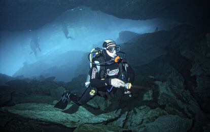 En la entrada principal del cenote se disfruta de los rayos de luz, que se intensifican en los días soleados.