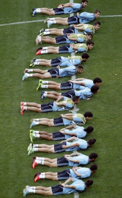 Los jugadores de la selección española de fútbol sub-20, durante un entrenamiento
