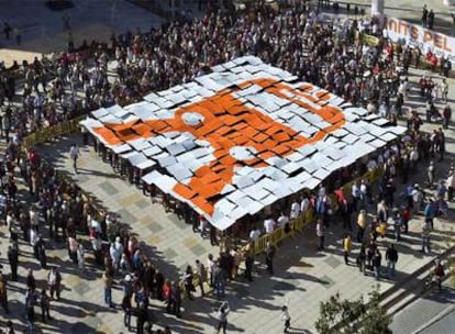 Concentración para reivindicar el tren Gandia-Dénia celebrada en Oliva en noviembre de 2009.