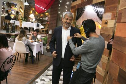 Carlos Sobera, minutos antes de comenzar una grabación de 'First Dates'.